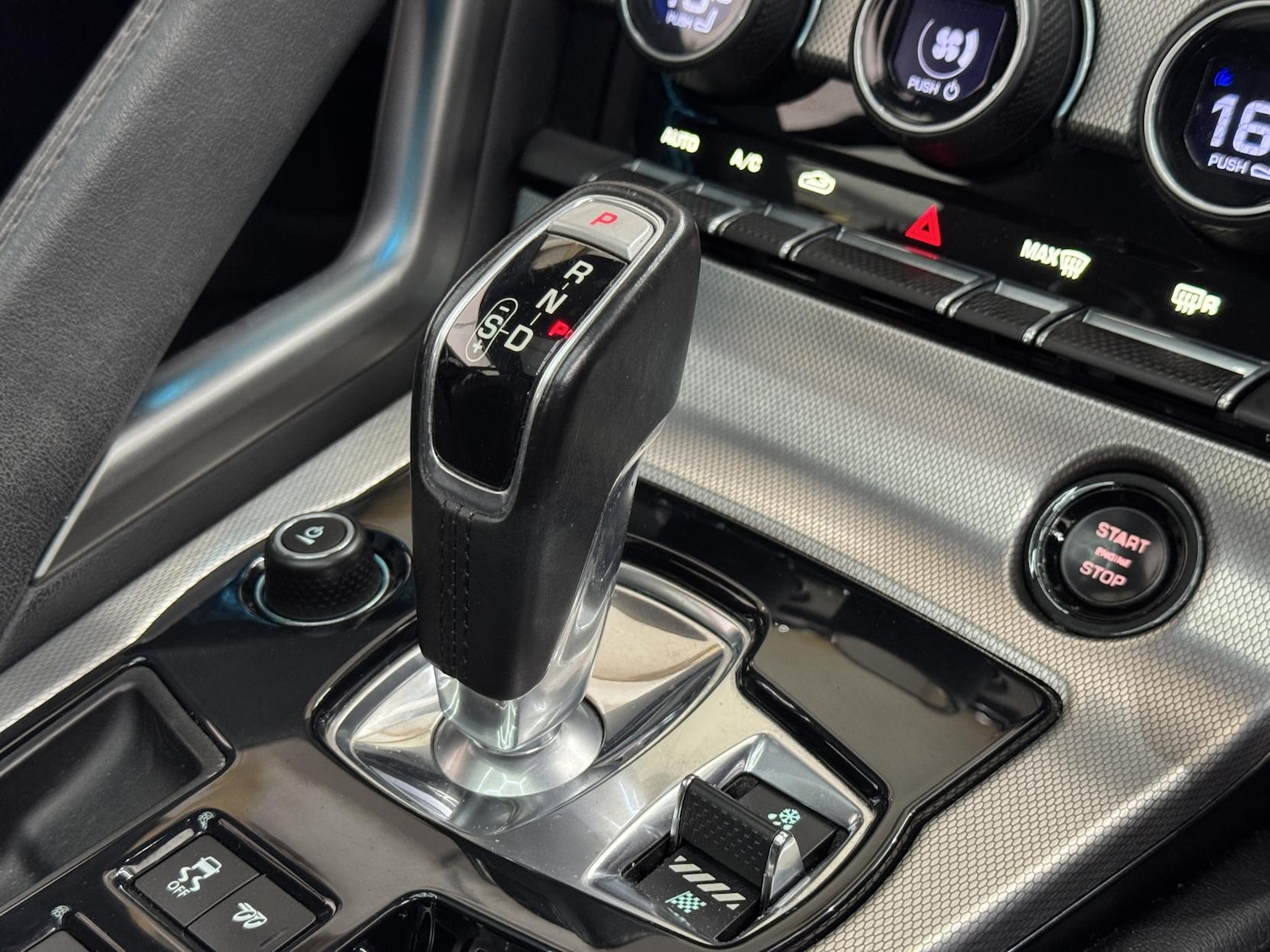 Used Jaguar F-Type 2015 for sale - 77189604: Photo 39