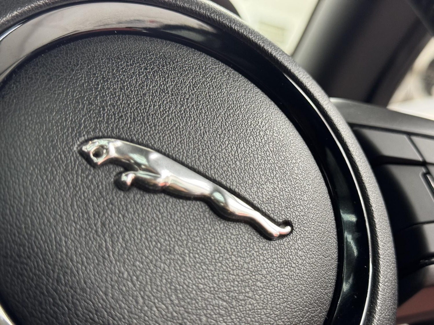 Used Jaguar F-Type 2015 for sale - 77189604: Photo 41