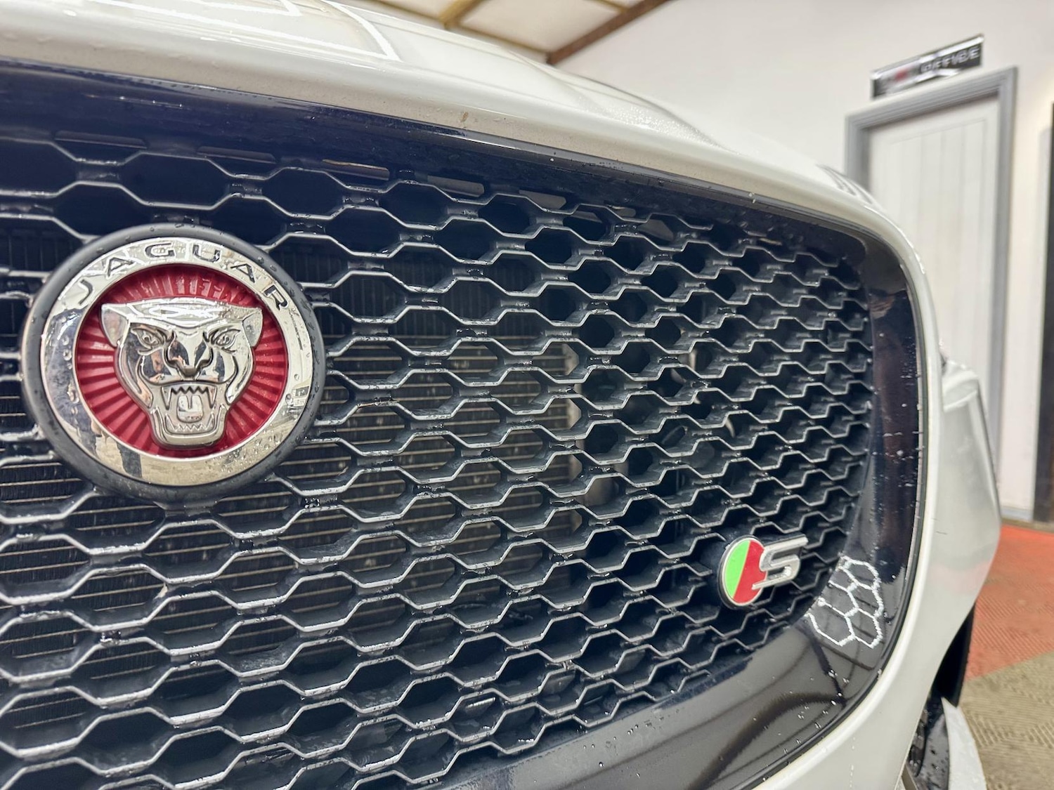 Used Jaguar F-Pace 2017 for sale - 77228523: Photo 17