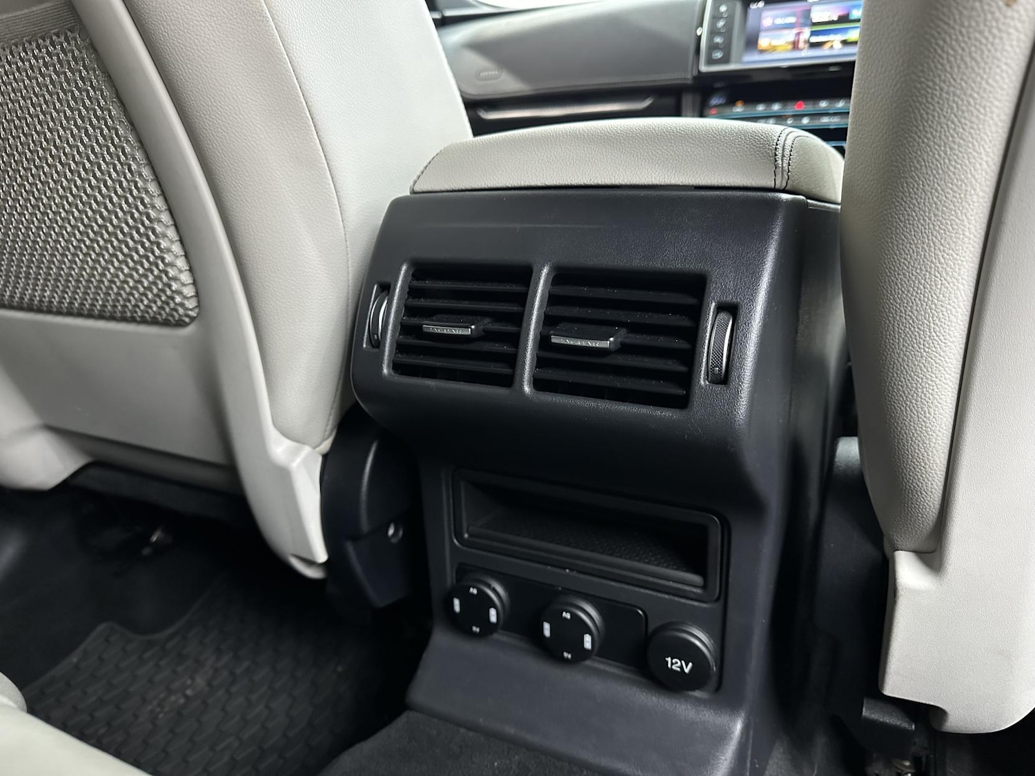 Used Jaguar F-Pace 2017 for sale - 77228523: Photo 28