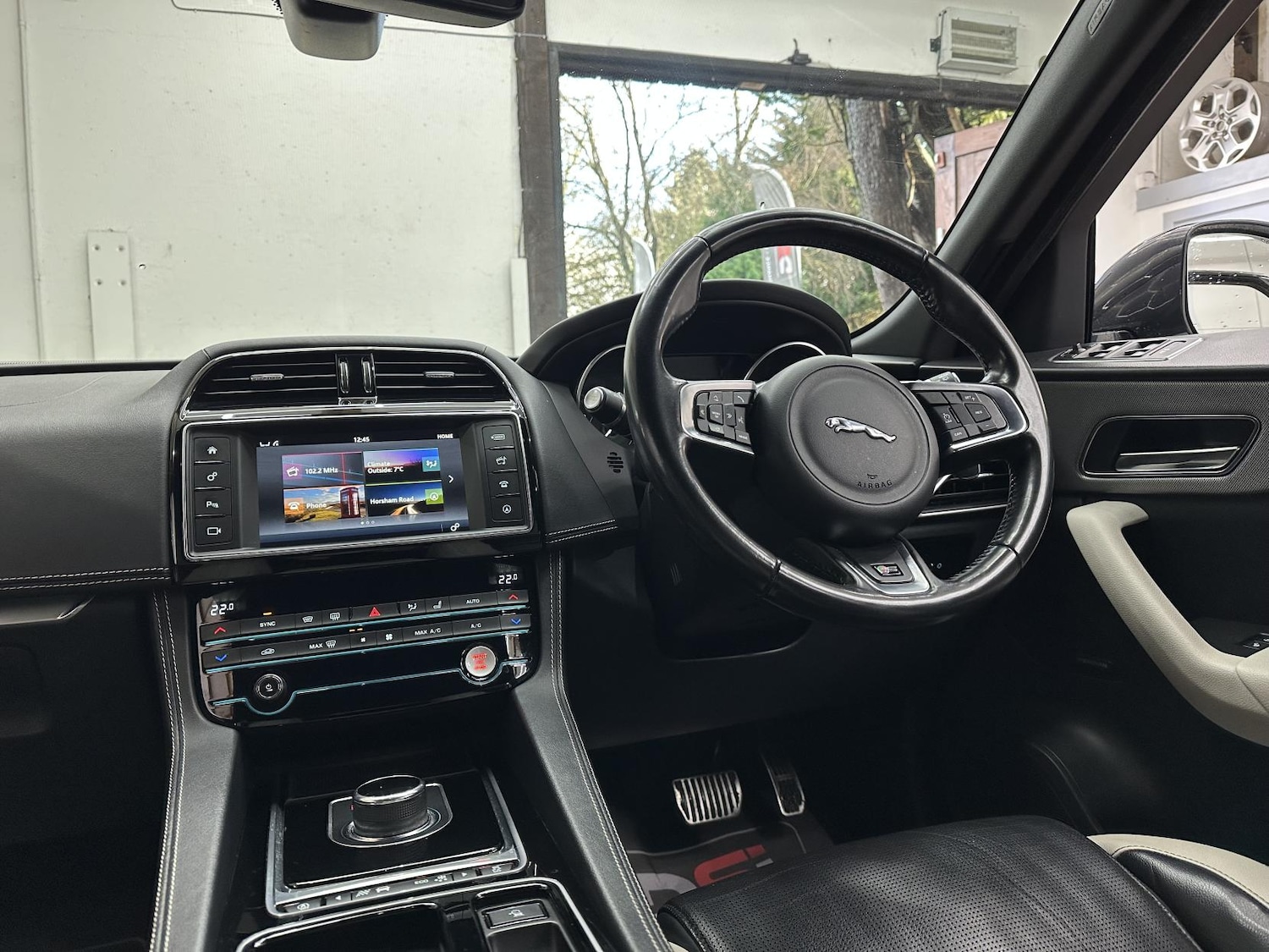 Used Jaguar F-Pace 2017 for sale - 77228523: Photo 32