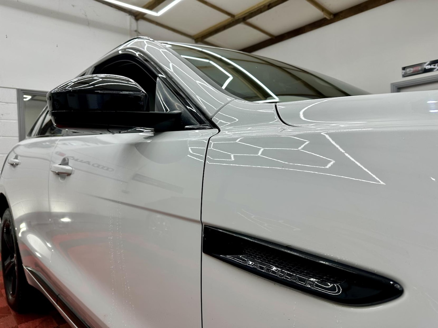 Used Jaguar F-Pace 2017 for sale - 77228523: Photo 4