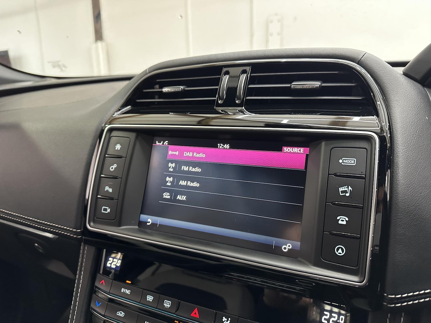 Used Jaguar F-Pace 2017 for sale - 77228523: Photo 40