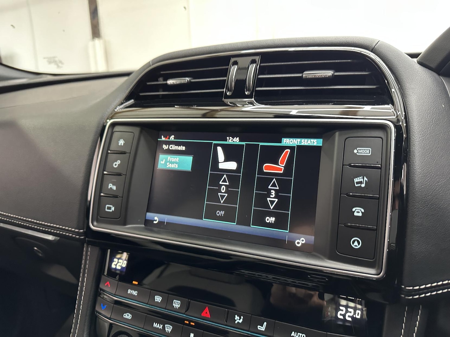 Used Jaguar F-Pace 2017 for sale - 77228523: Photo 43