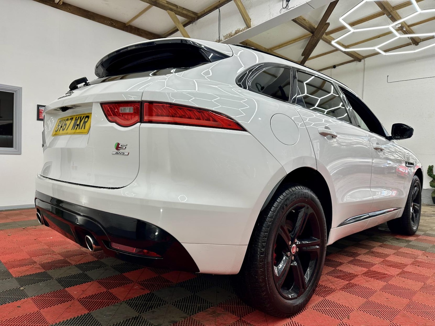 Used Jaguar F-Pace 2017 for sale - 77228523: Photo 6