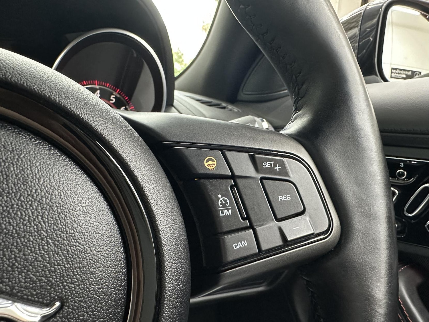 Used Jaguar F-Type 2015 for sale - 77833755: Photo 49