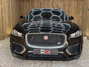 Used Jaguar F-Pace 2018 for sale - 79235081: Photo