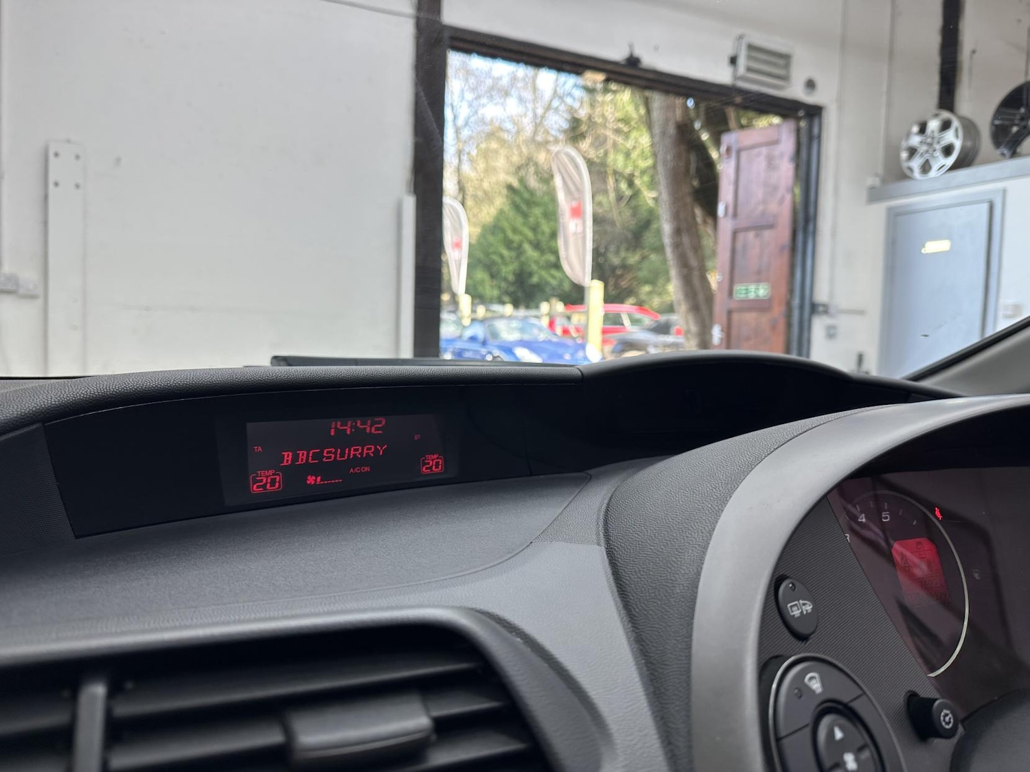 Used Honda Civic 2010 for sale - 77921741: Photo 27