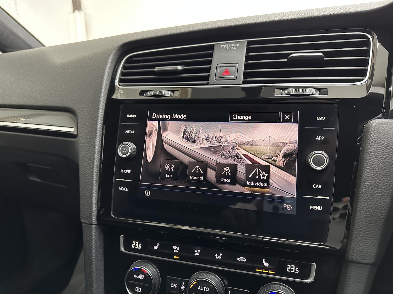 Used Volkswagen Golf 2018 for sale - 77420615: Photo 34