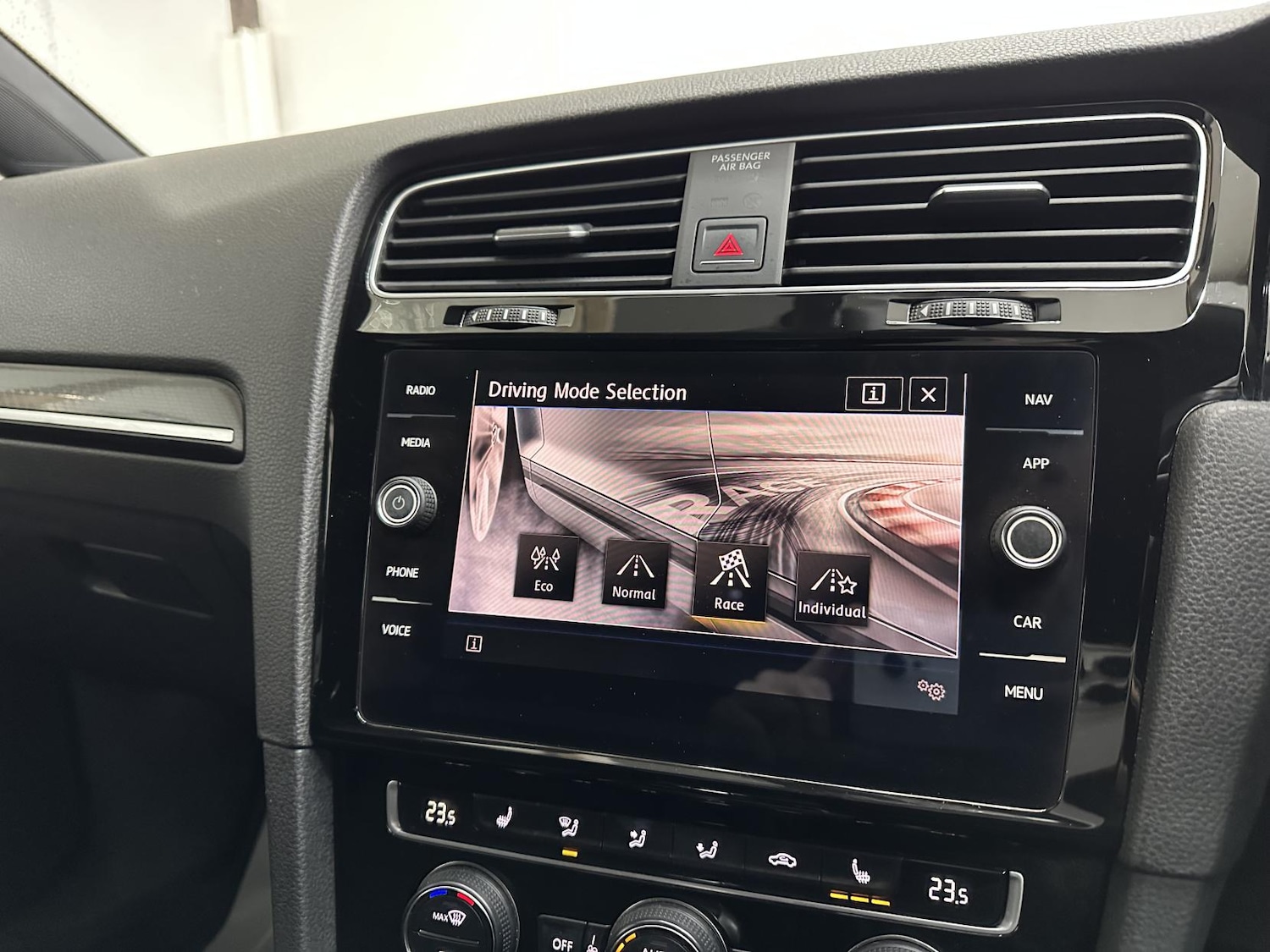 Used Volkswagen Golf 2018 for sale - 77420615: Photo 39