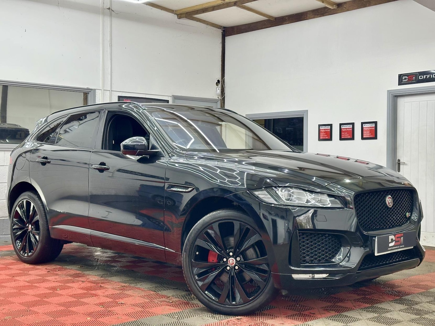 Used Jaguar F-Pace 2018 for sale - 76922257: Photo 1