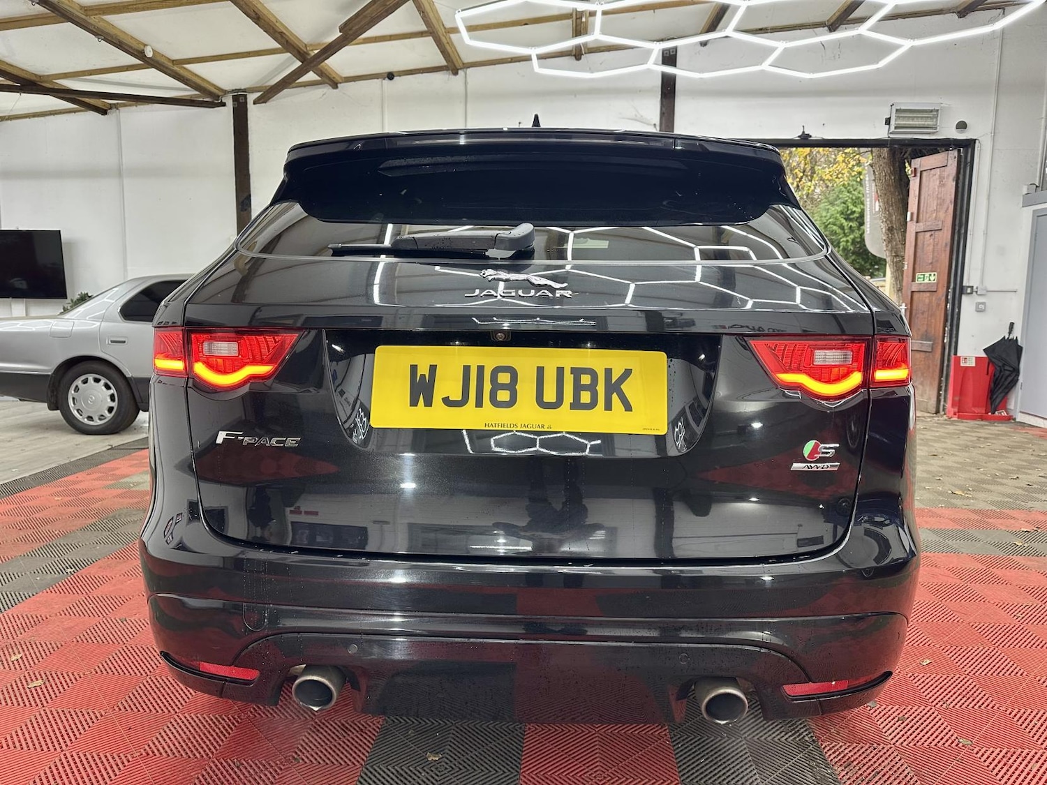 Used Jaguar F-Pace 2018 for sale - 76922257: Photo 10