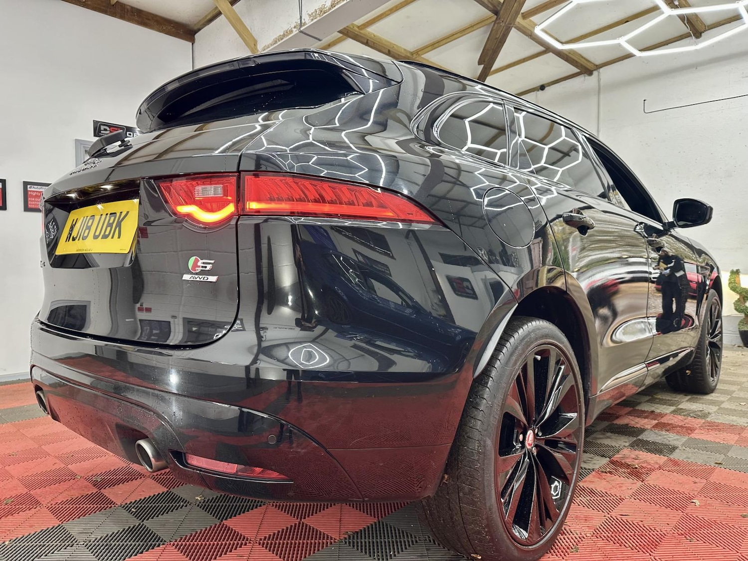 Used Jaguar F-Pace 2018 for sale - 76922257: Photo 12