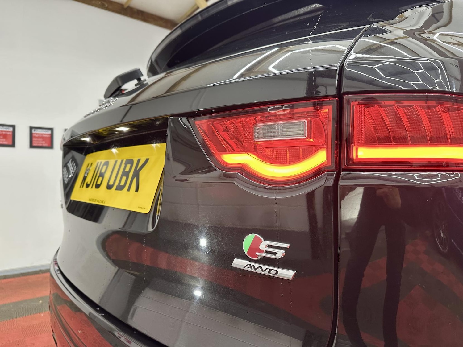 Used Jaguar F-Pace 2018 for sale - 76922257: Photo 13