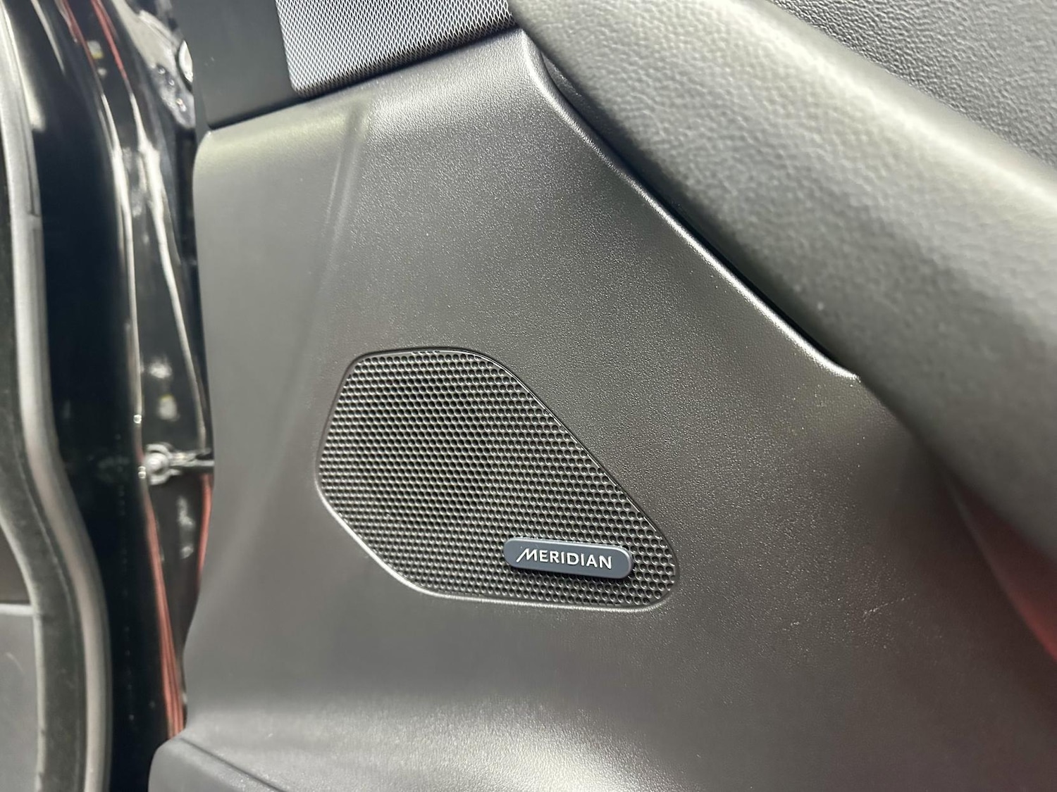 Used Jaguar F-Pace 2018 for sale - 76922257: Photo 14