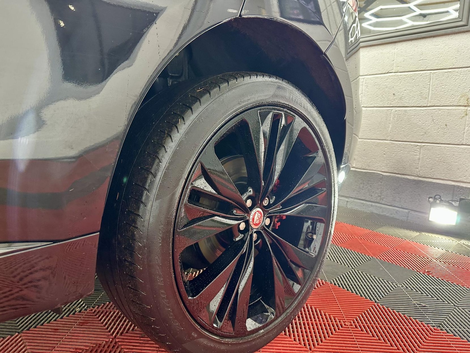 Used Jaguar F-Pace 2018 for sale - 76922257: Photo 20