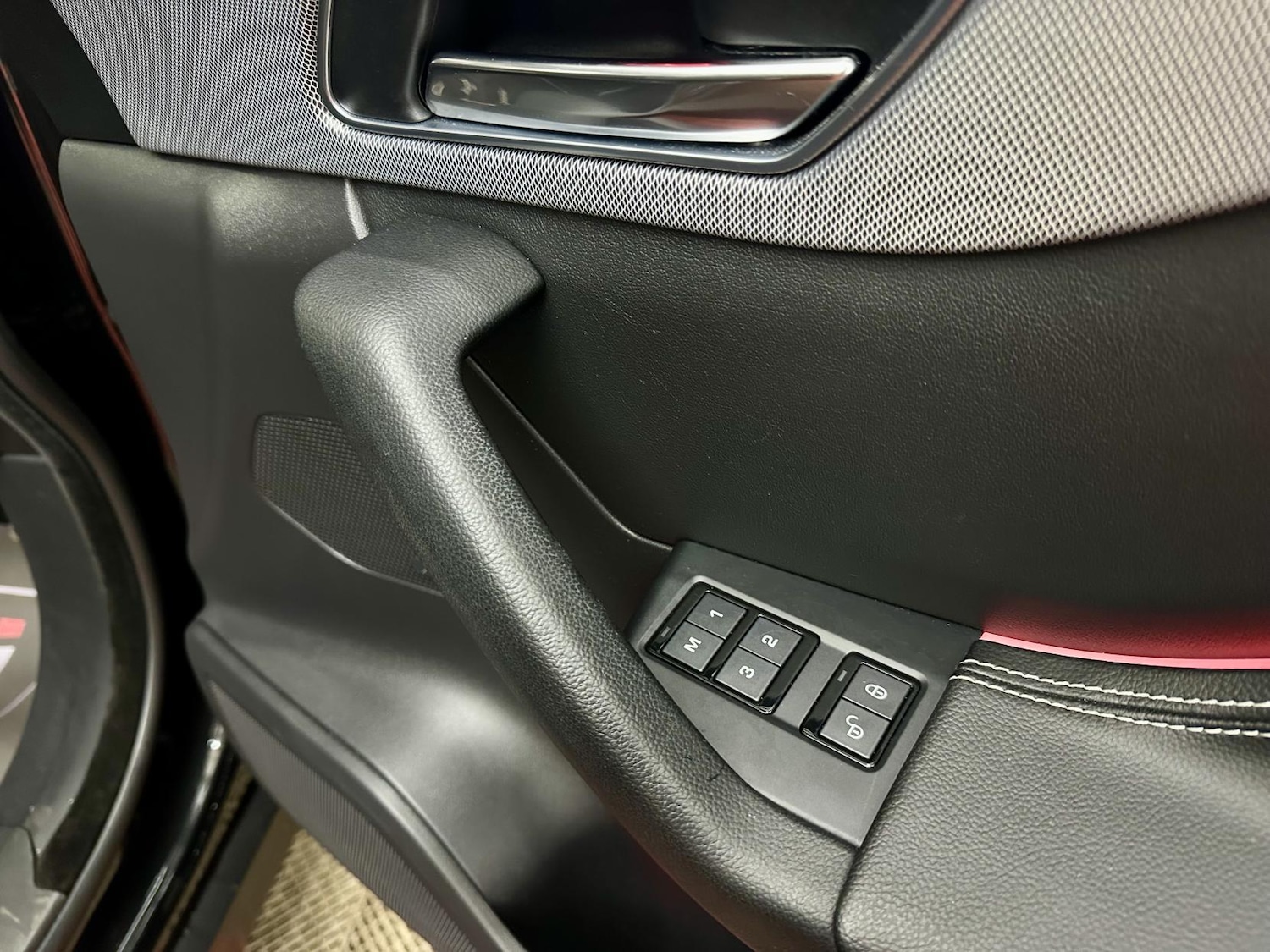 Used Jaguar F-Pace 2018 for sale - 76922257: Photo 22