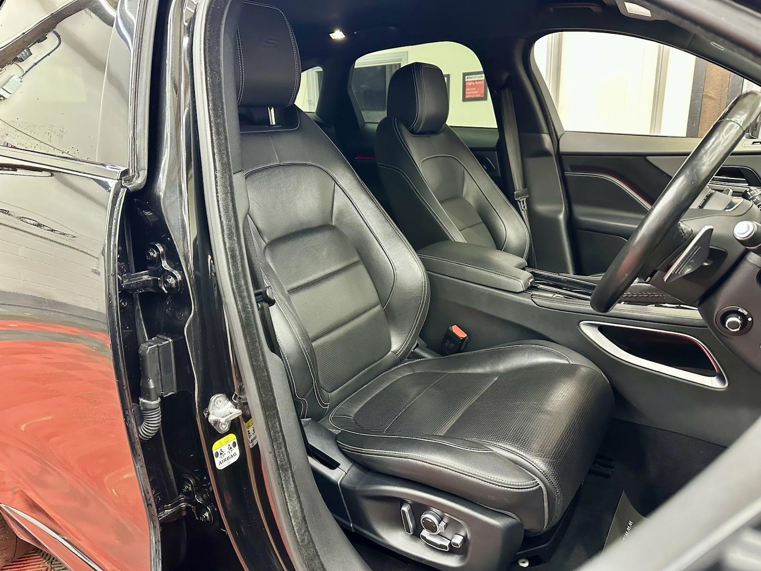 Used Jaguar F-Pace 2018 for sale - 76922257: Photo 24