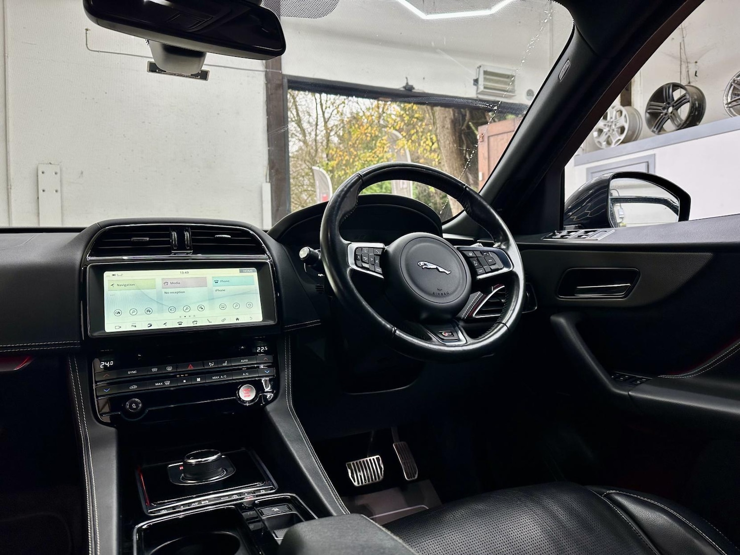 Used Jaguar F-Pace 2018 for sale - 76922257: Photo 29