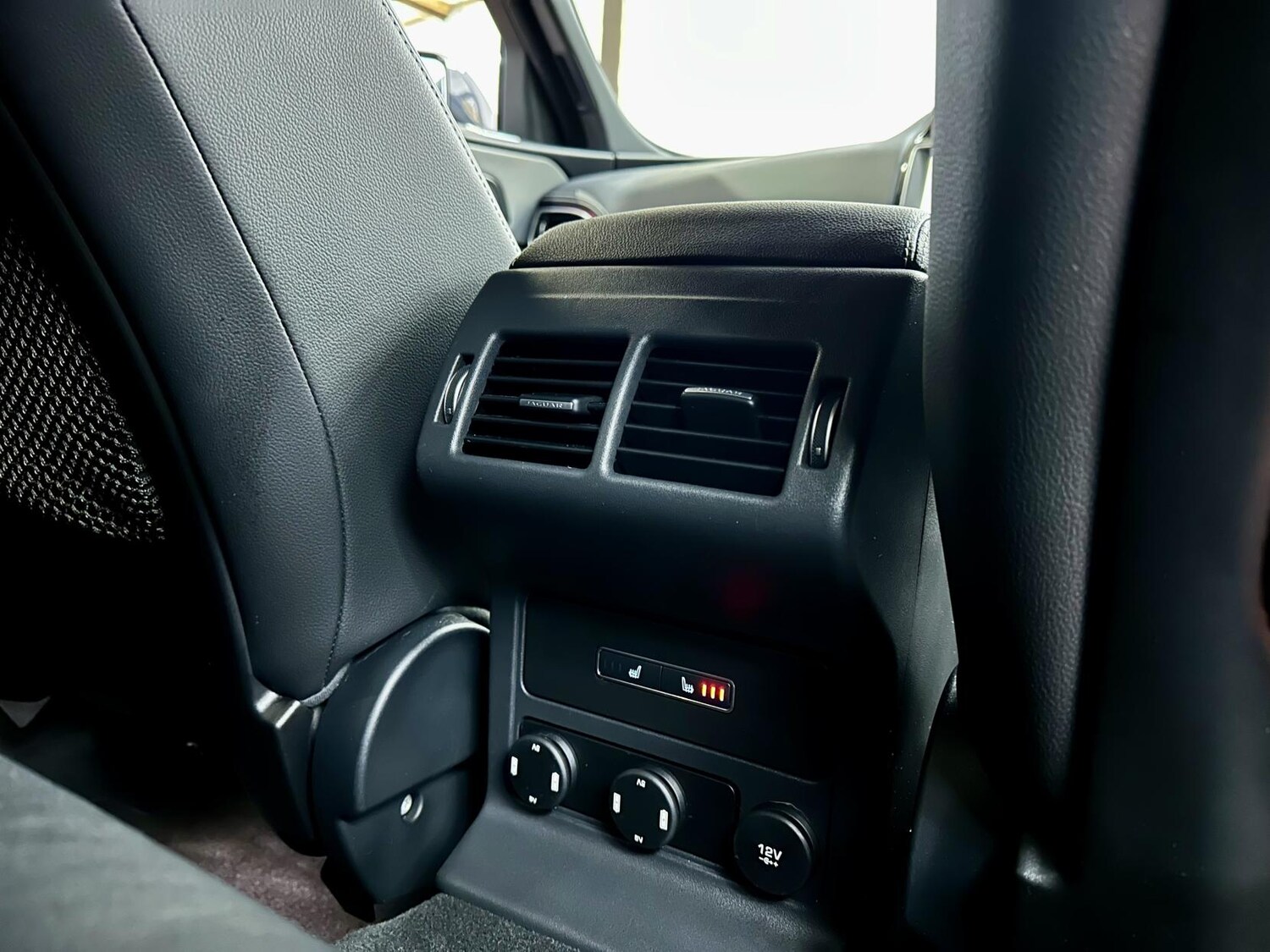 Used Jaguar F-Pace 2018 for sale - 76922257: Photo 31