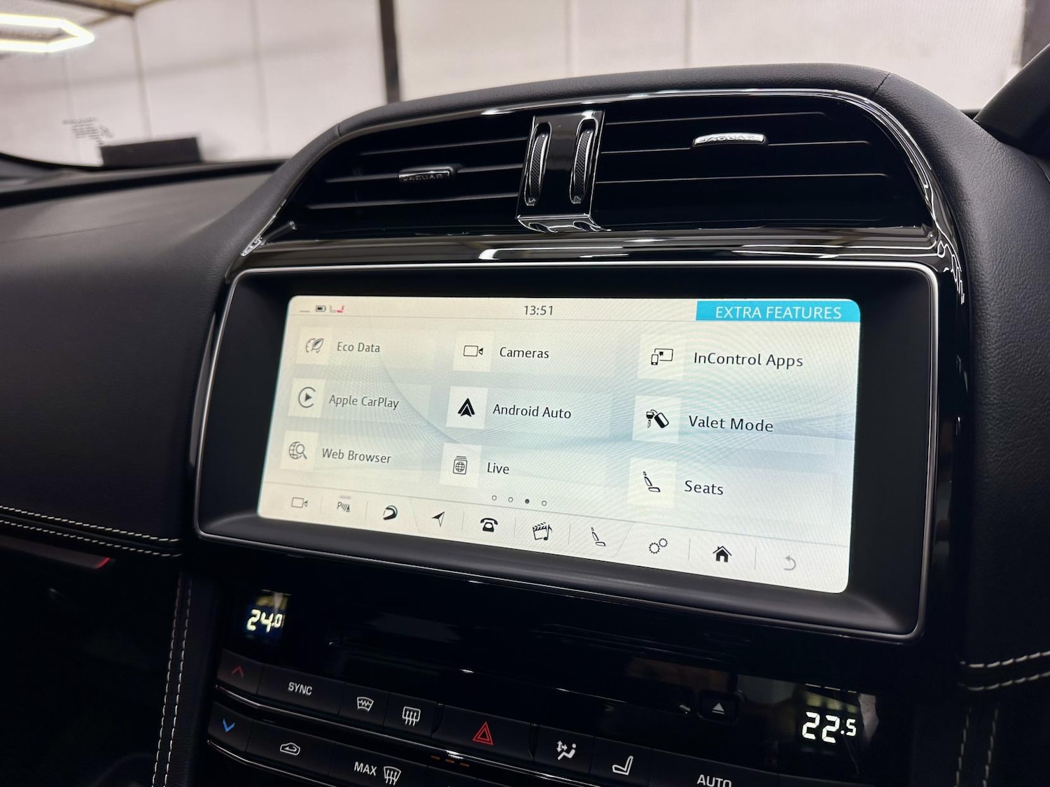 Used Jaguar F-Pace 2018 for sale - 76922257: Photo 45