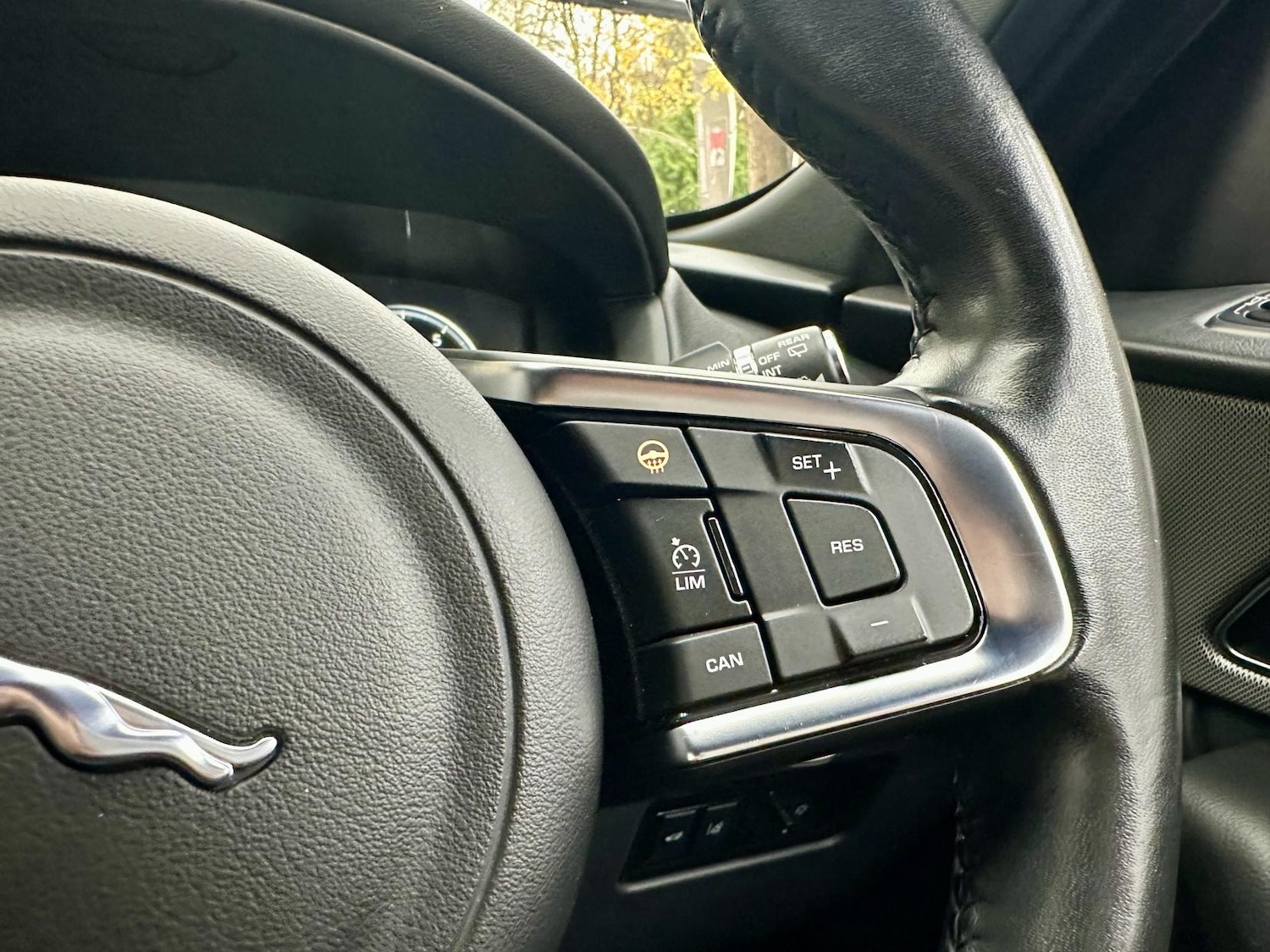 Used Jaguar F-Pace 2018 for sale - 76922257: Photo 54