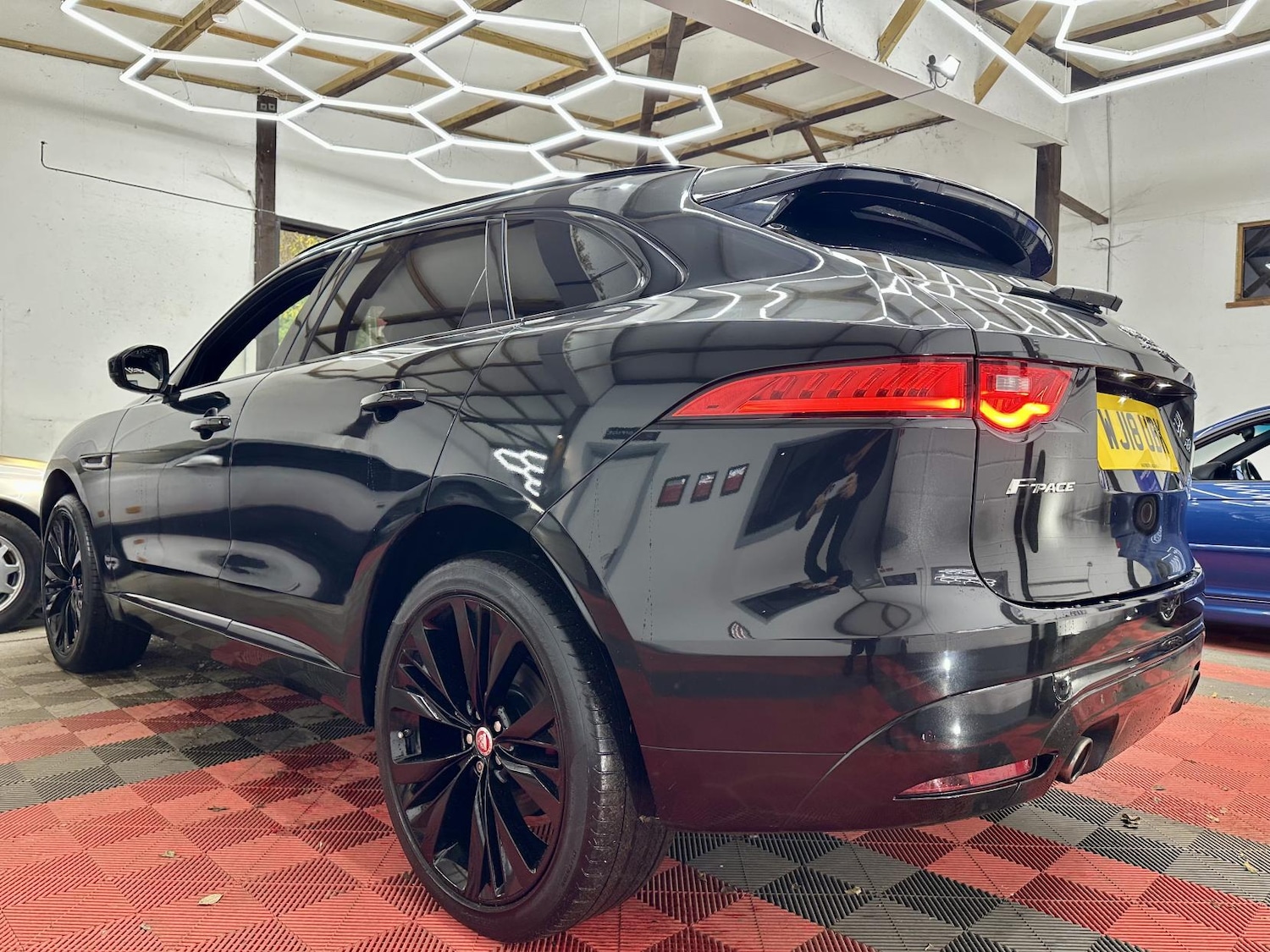 Used Jaguar F-Pace 2018 for sale - 76922257: Photo 9