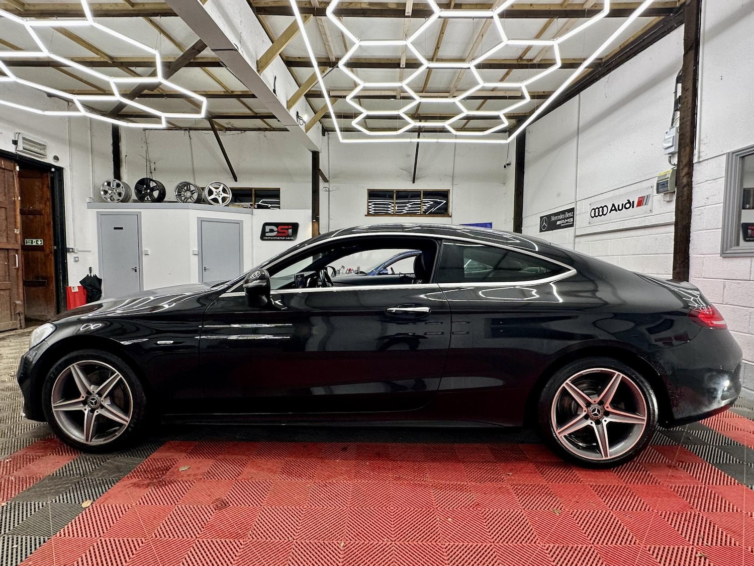 Used Mercedes-Benz C Class 2017 for sale - 76799655: Photo 6