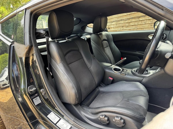 Used Nissan 370 Z 2010 for sale - 76273166: Photo 15