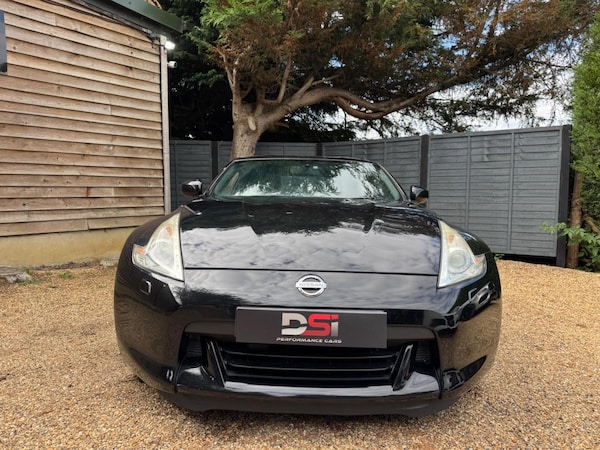 Used Nissan 370 Z 2010 for sale - 76273166: Photo 2