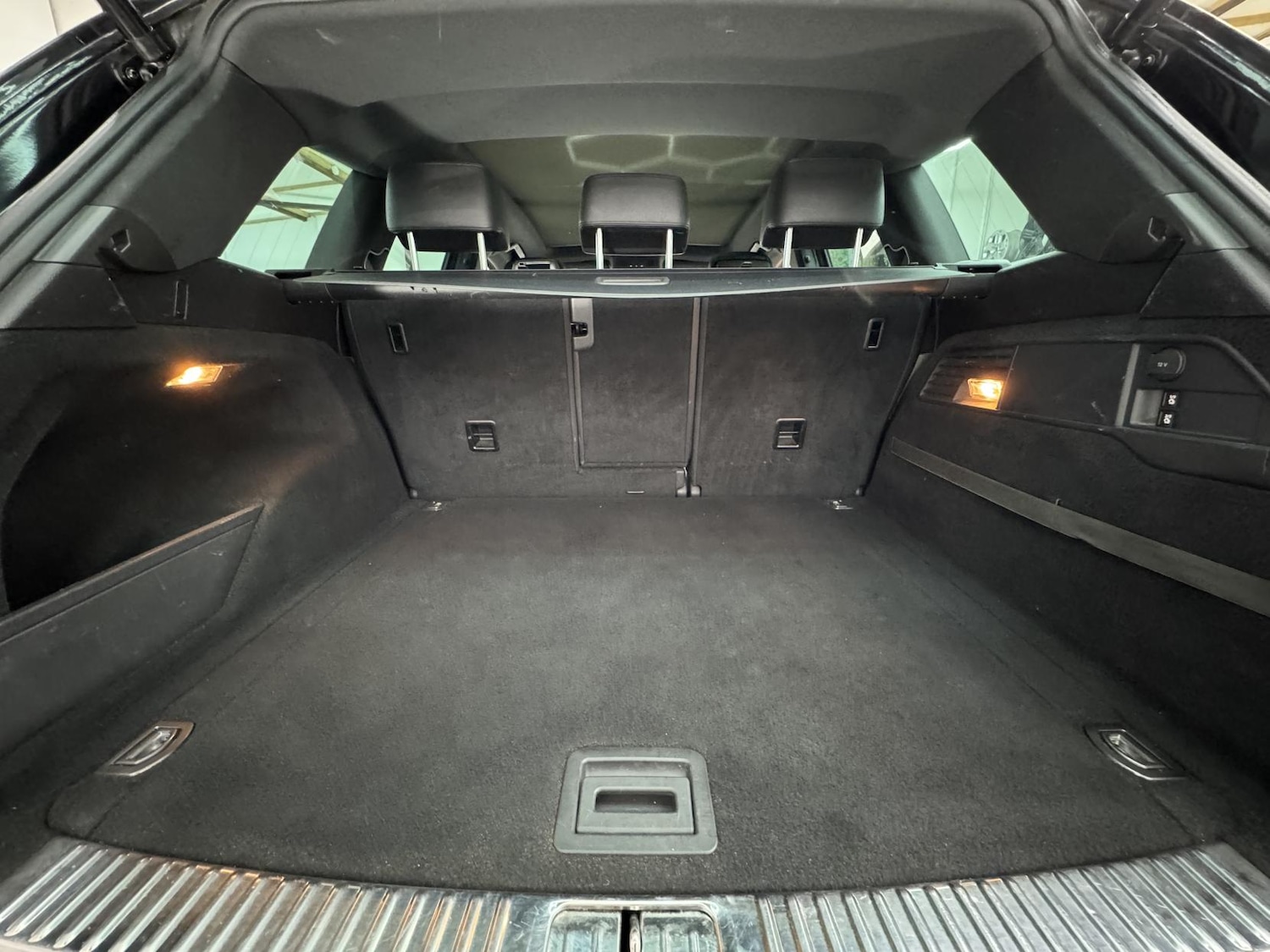 Used Volkswagen Touareg 2017 for sale - 77644116: Photo 12