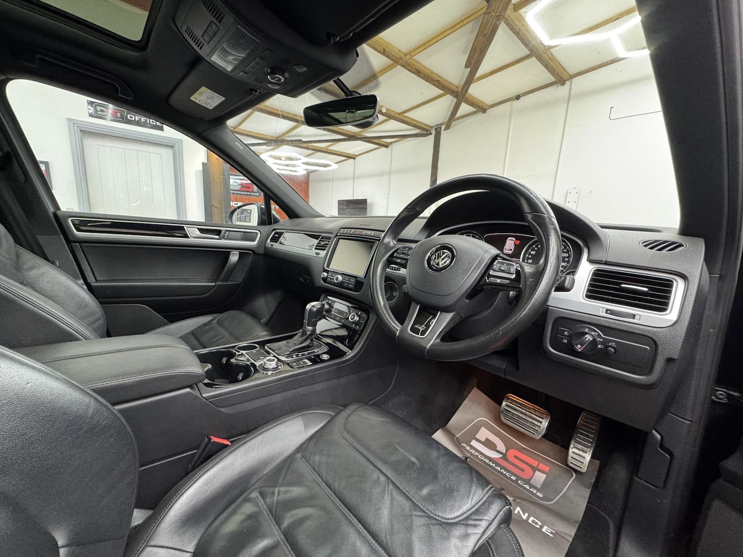 Used Volkswagen Touareg 2017 for sale - 77644116: Photo 13