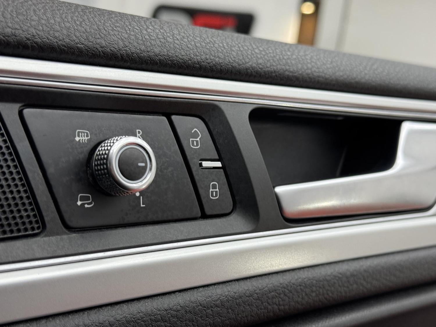 Used Volkswagen Touareg 2017 for sale - 77644116: Photo 19