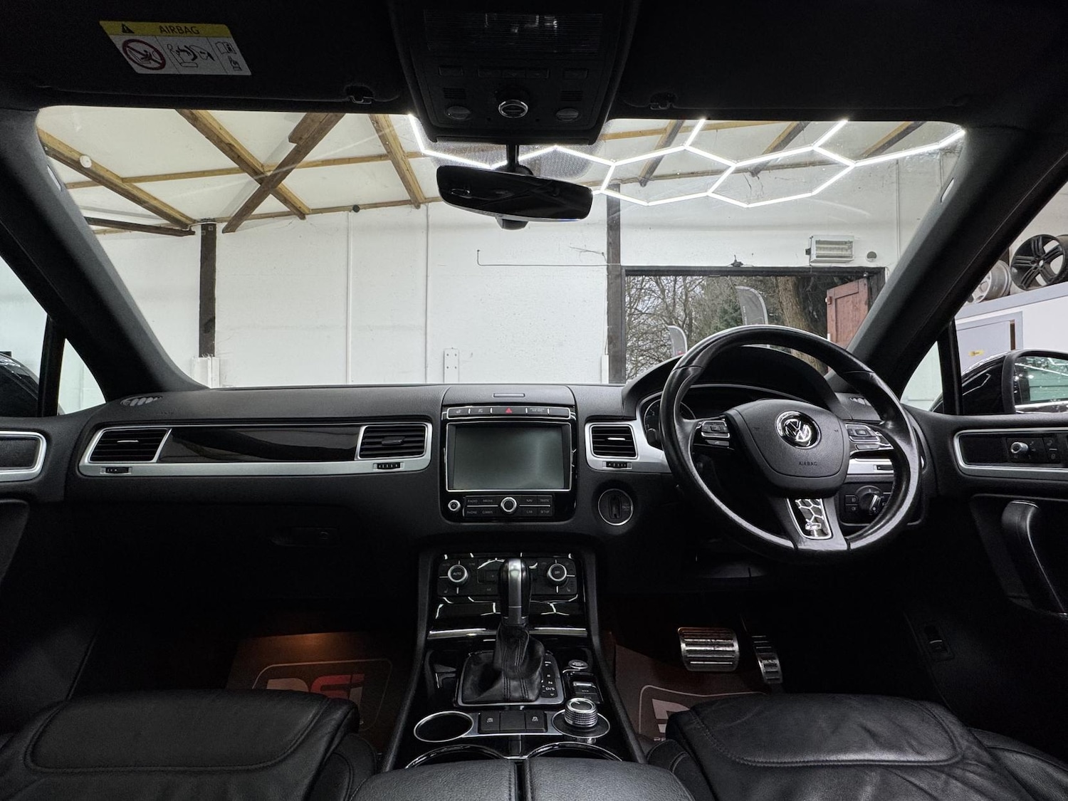 Used Volkswagen Touareg 2017 for sale - 77644116: Photo 22