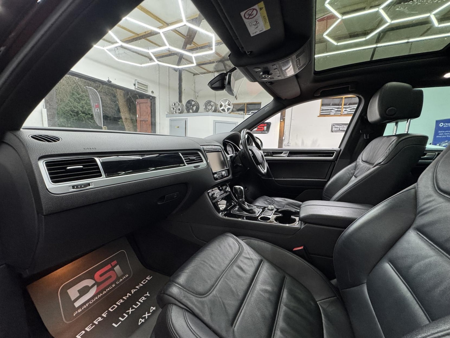 Used Volkswagen Touareg 2017 for sale - 77644116: Photo 28