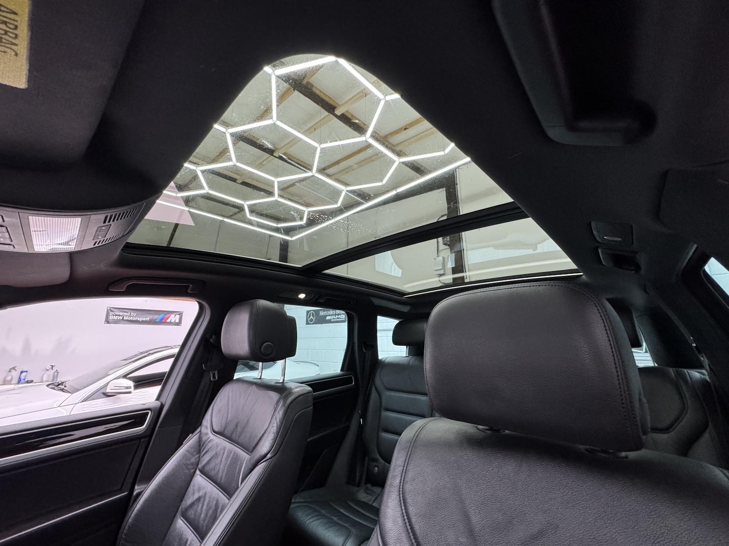 Used Volkswagen Touareg 2017 for sale - 77644116: Photo 30