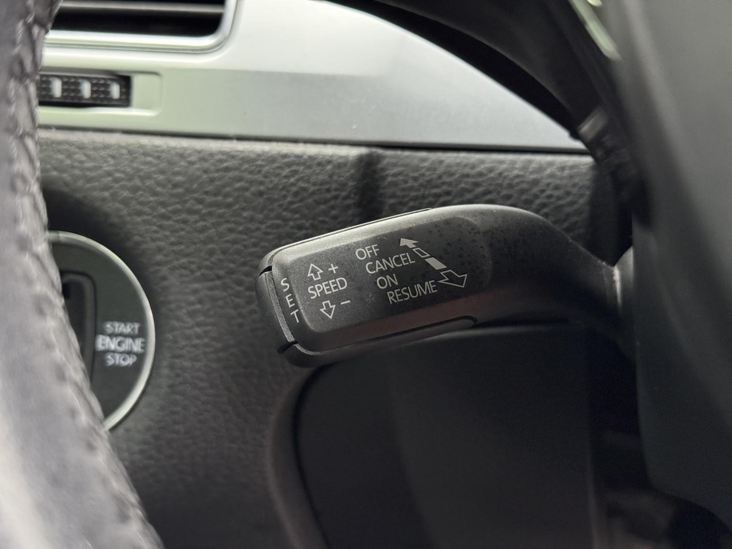 Used Volkswagen Touareg 2017 for sale - 77644116: Photo 35