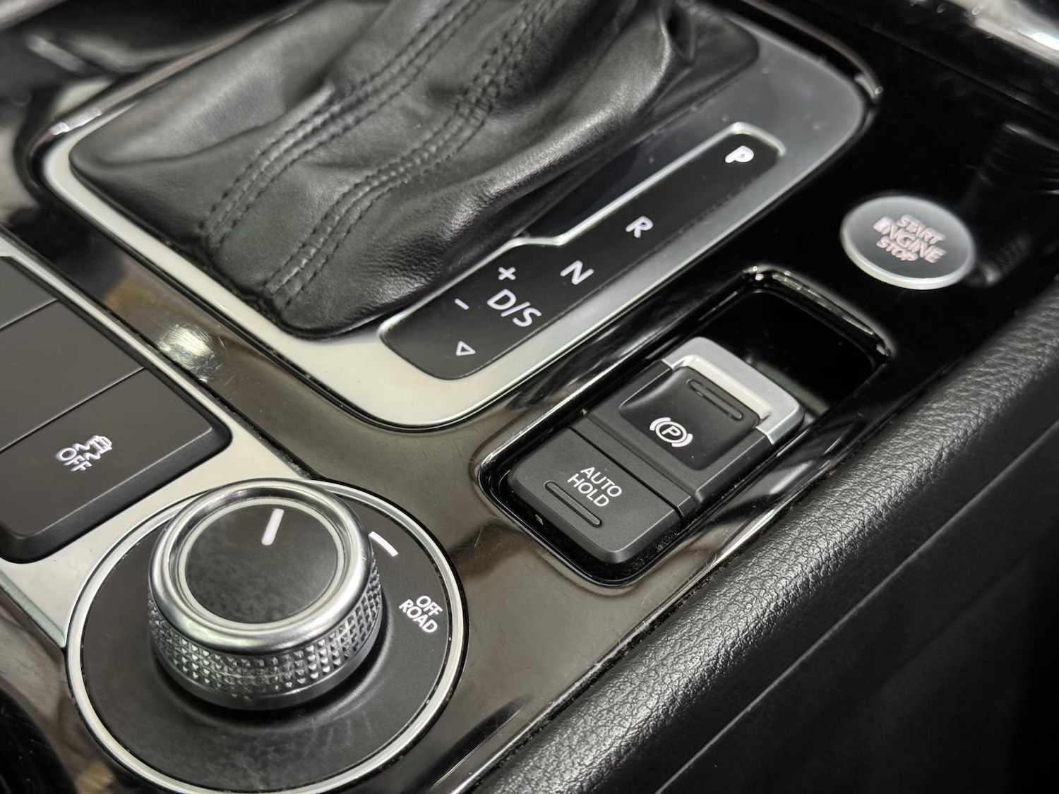 Used Volkswagen Touareg 2017 for sale - 77644116: Photo 37