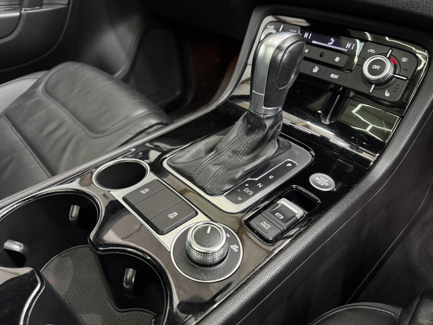 Used Volkswagen Touareg 2017 for sale - 77644116: Photo 39