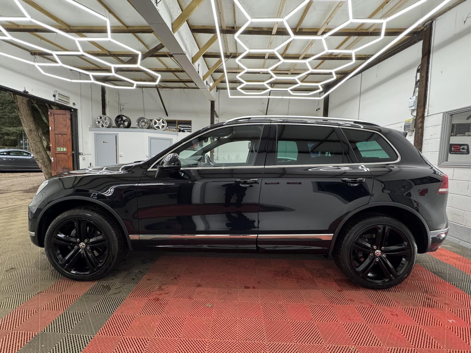 Used Volkswagen Touareg 2017 for sale - 77644116: Photo 5