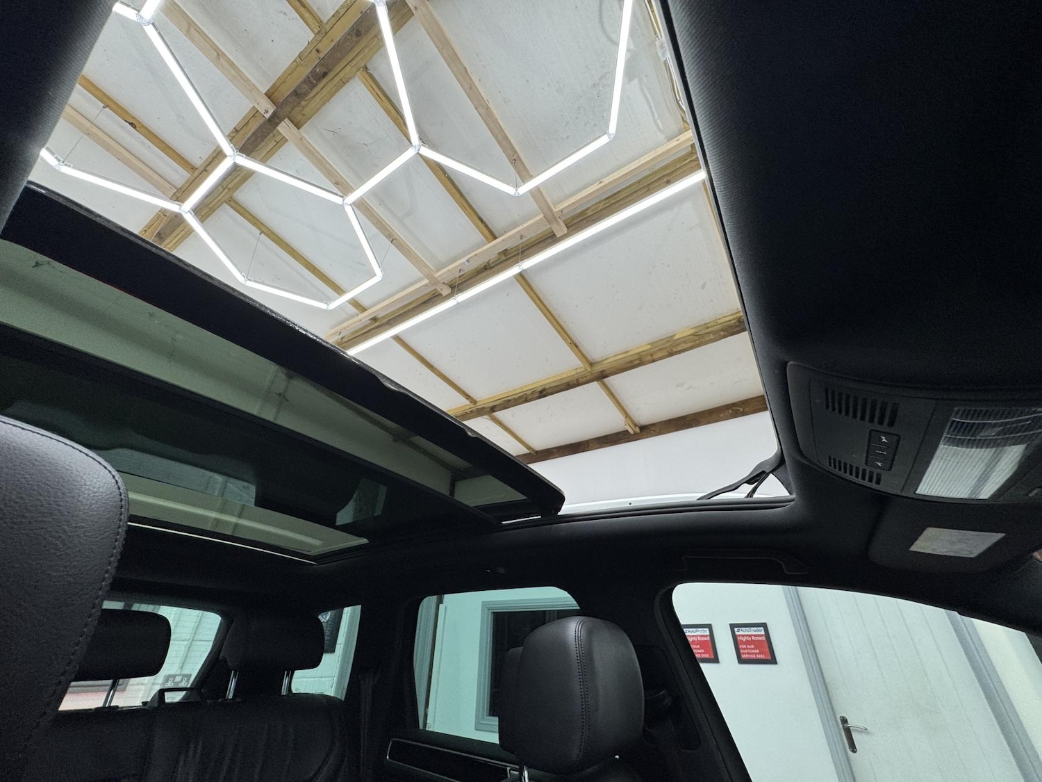 Used Volkswagen Touareg 2017 for sale - 77644116: Photo 50