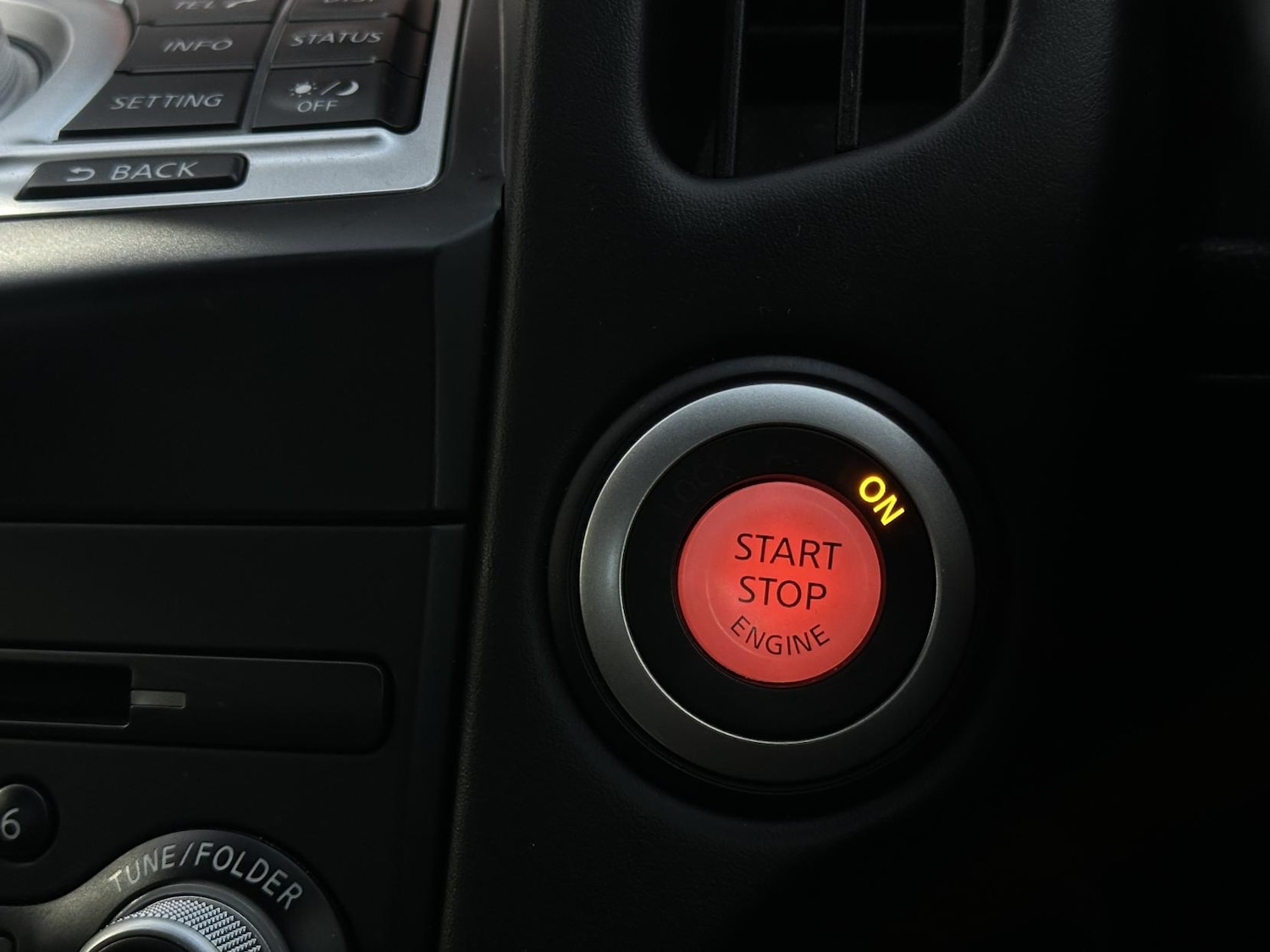 Used Nissan 370 Z 2015 for sale - 76709830: Photo 30