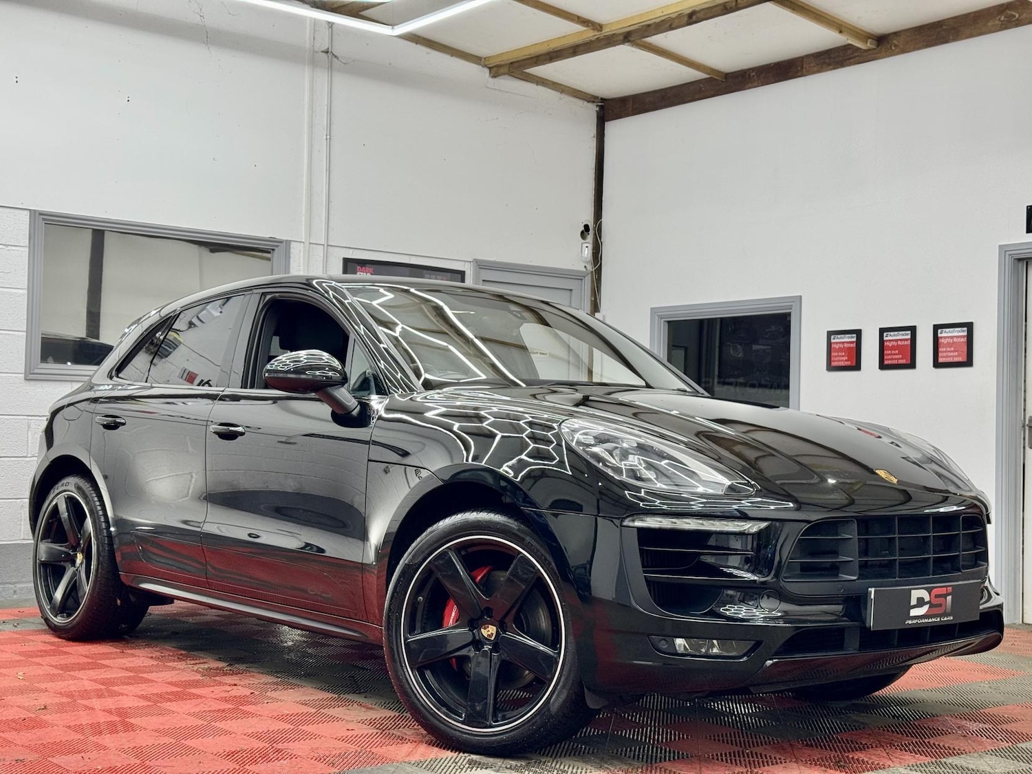 Used Porsche Macan 2016 for sale - 76822120: Photo 1