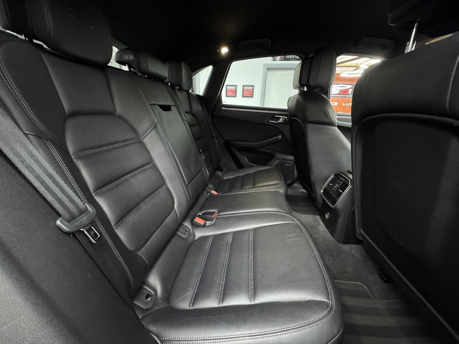 Used Porsche Macan 2016 for sale - 76822120: Photo 18