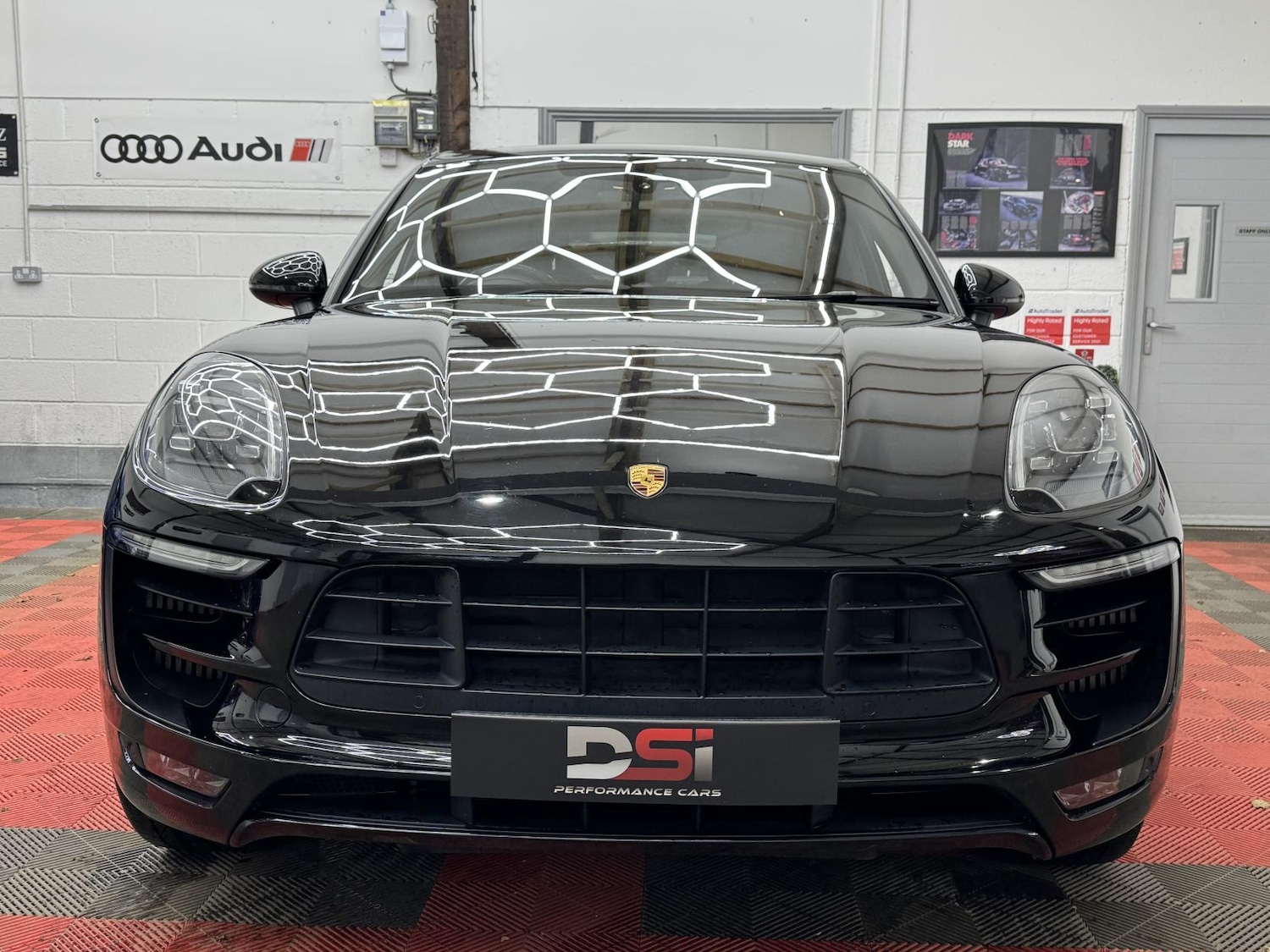 Used Porsche Macan 2016 for sale - 76822120: Photo 2