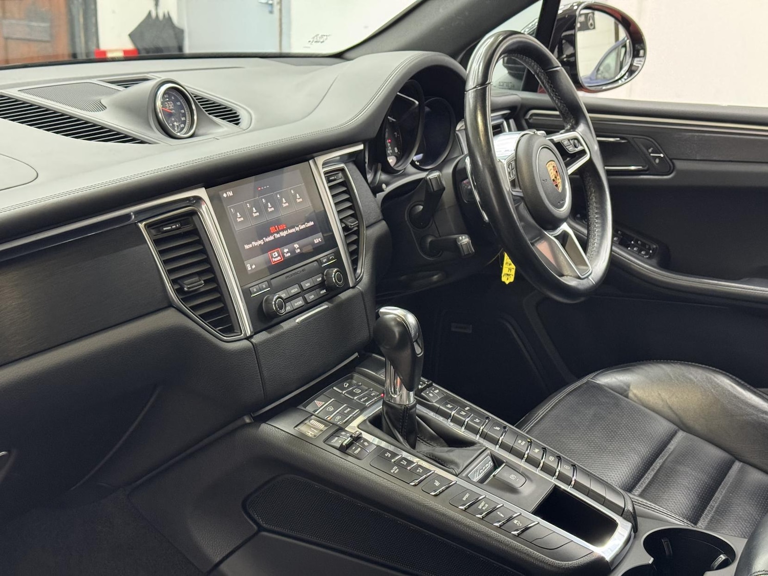 Used Porsche Macan 2016 for sale - 76822120: Photo 32