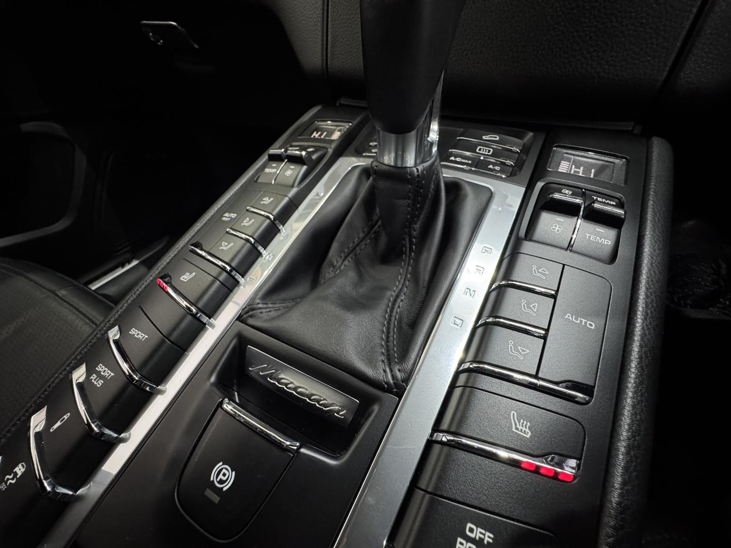 Used Porsche Macan 2016 for sale - 76822120: Photo 43