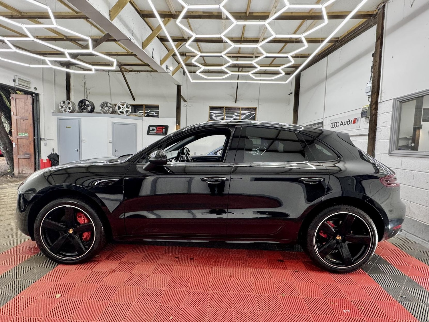 Used Porsche Macan 2016 for sale - 76822120: Photo 5