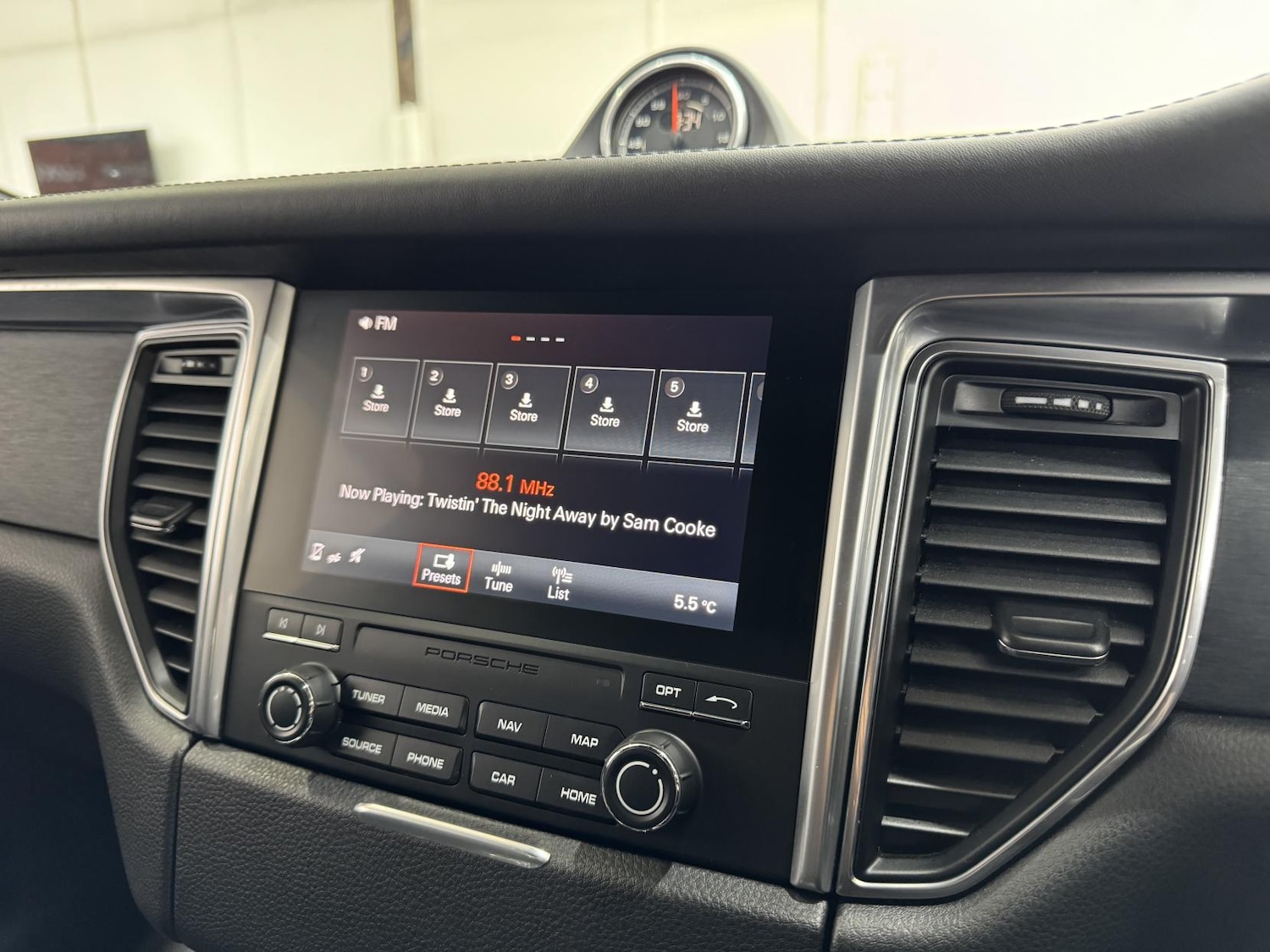 Used Porsche Macan 2016 for sale - 76822120: Photo 50