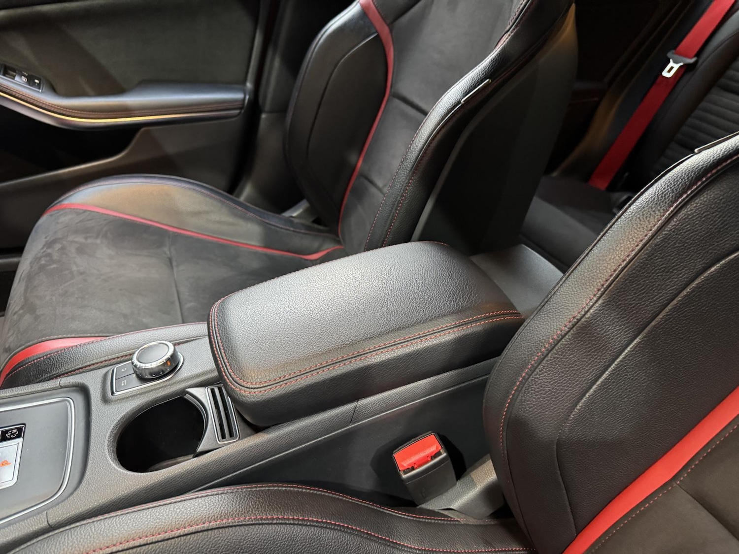 Used Mercedes-Benz A-Class 2015 for sale - 76471816: Photo 32